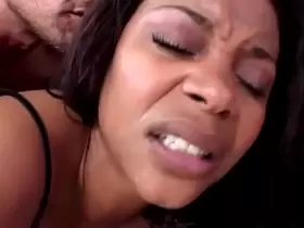 She takes the tails in full length - both in the vagina and anal tight .... the mouth does not do this - so the charge in the face