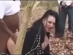 Girl with big tits we met on Bbwel.com goes dogging in the woods