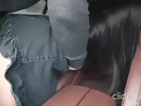 Follando a chica caliente en el auto